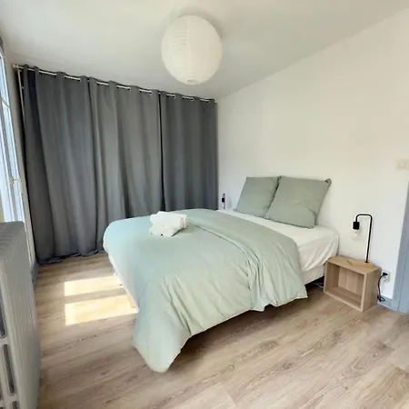 Pause Sur La Place Appartamento