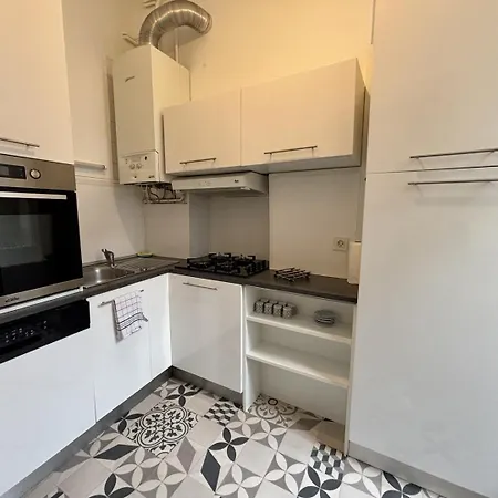 Pause Sur La Place Poitiers