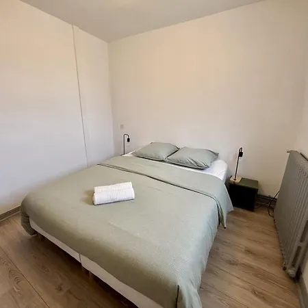 Pause Sur La Place بواتييه